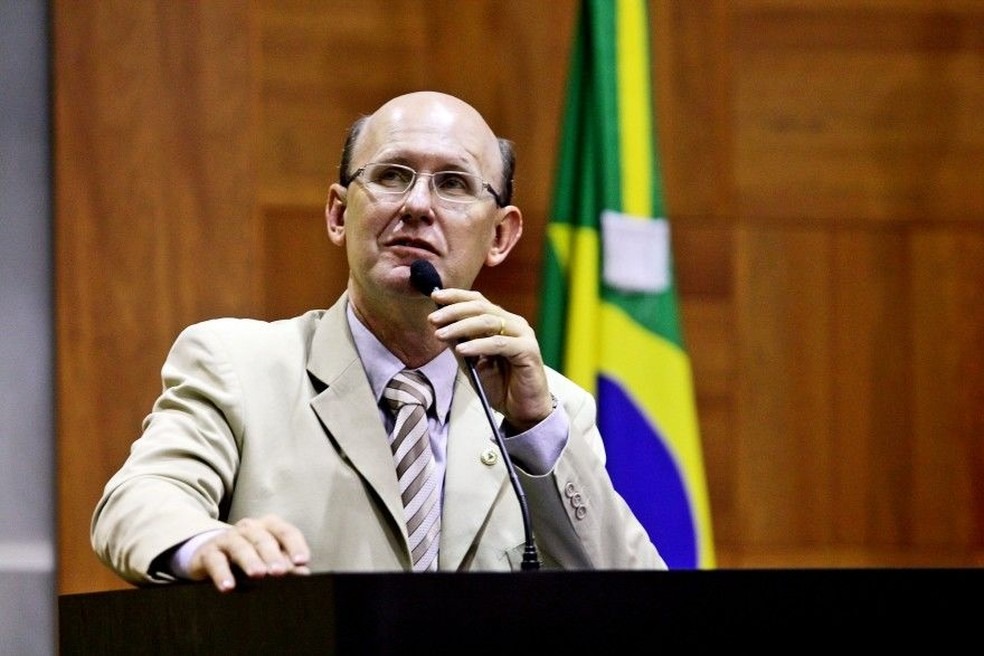 Avião com deputado e assessores sofre pane no trem de pouso